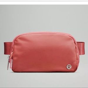 LULULEMON EVERYWHERE BELT BAG 🍋